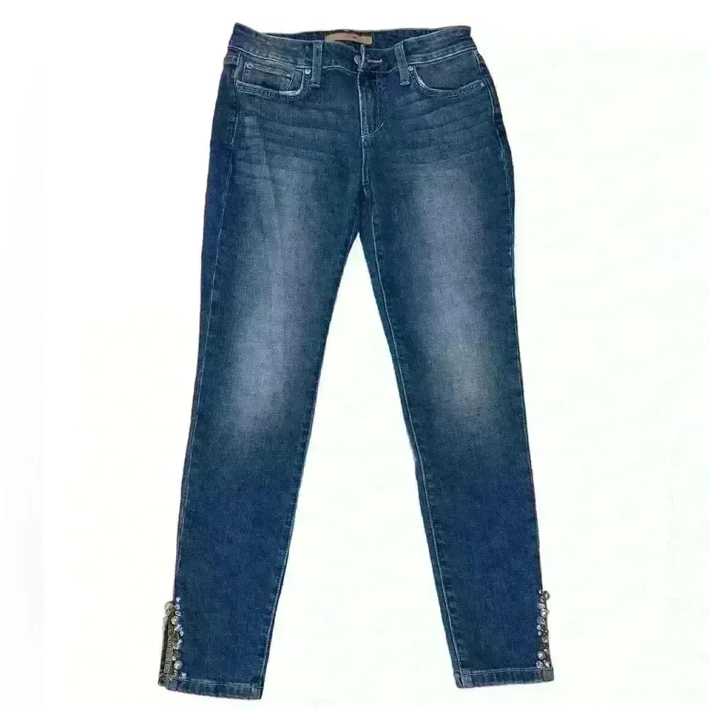 Joe’s Jeans Mid Rise Skinny Ankle Jean.